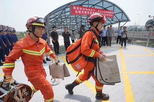 激烈！阿森纳领跑、利物浦强势归来、曼城3连平……你看好谁夺英超